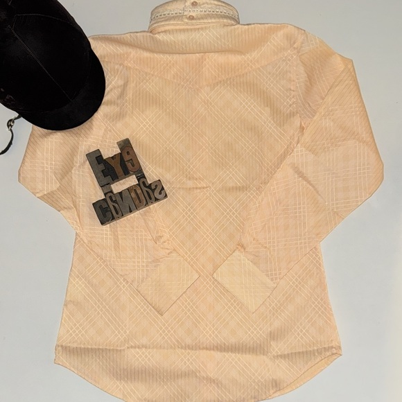 🆕🏇THE WELLINGTON EQUESTRIAN COLLECTION by Charles Owen Riding Blouse. - Picture 10 of 12